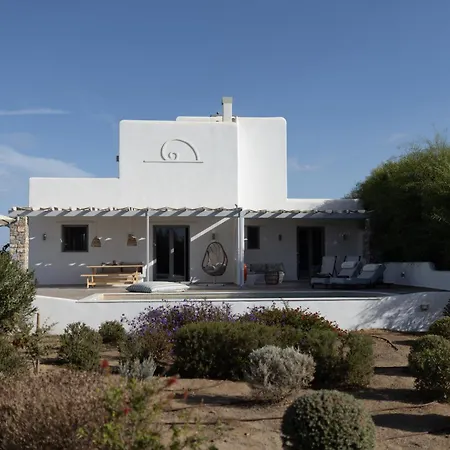 Willa Isalos With Private Pool Naxos City