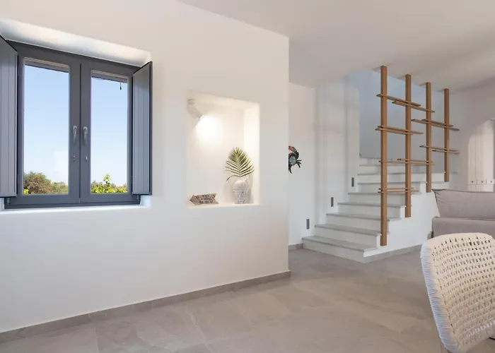 Isalos With Private Pool Naxos City