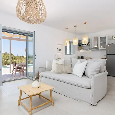 Βίλα Isalos With Private Pool *